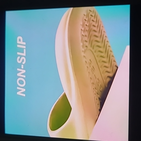 Women's slippers. - Picture 3 of 7